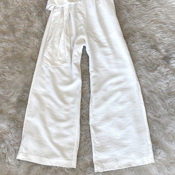 C/Meo Collective Show Them the Shoulder Jumpsuit - Picture 9 of 16